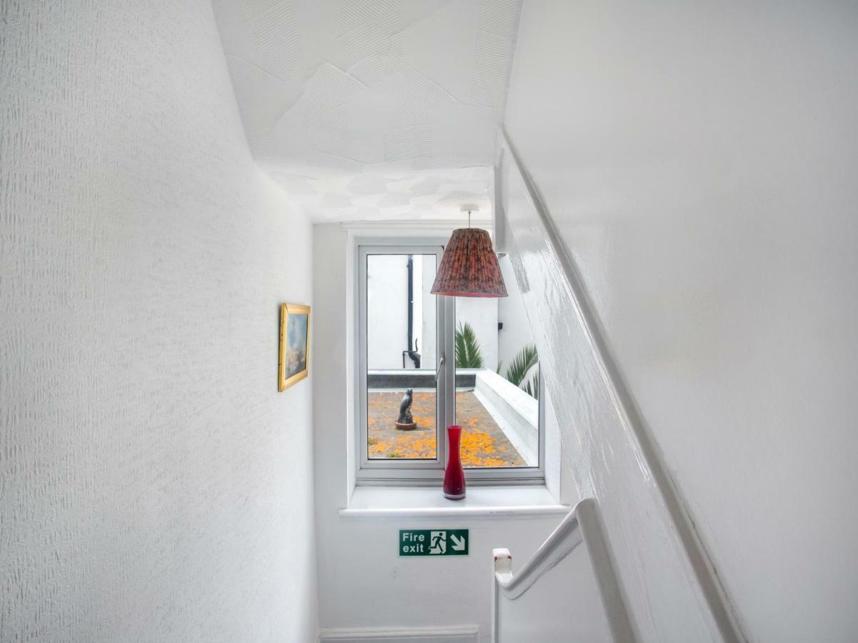 Oyo Avalon Lifestyle Guest House ブライトン エクステリア 写真